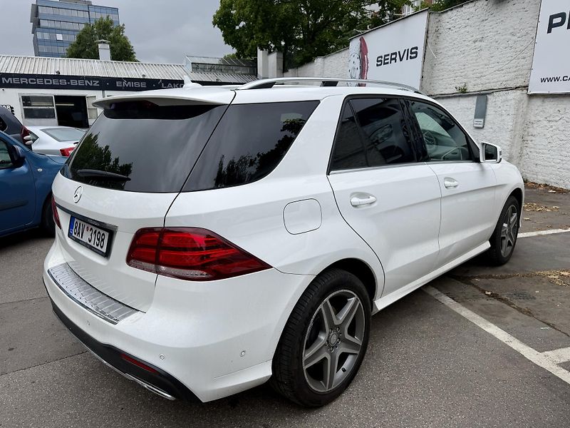 Mercedes-Benz GLE 250d 4M AMG Airmatic - fotka 35 z 53