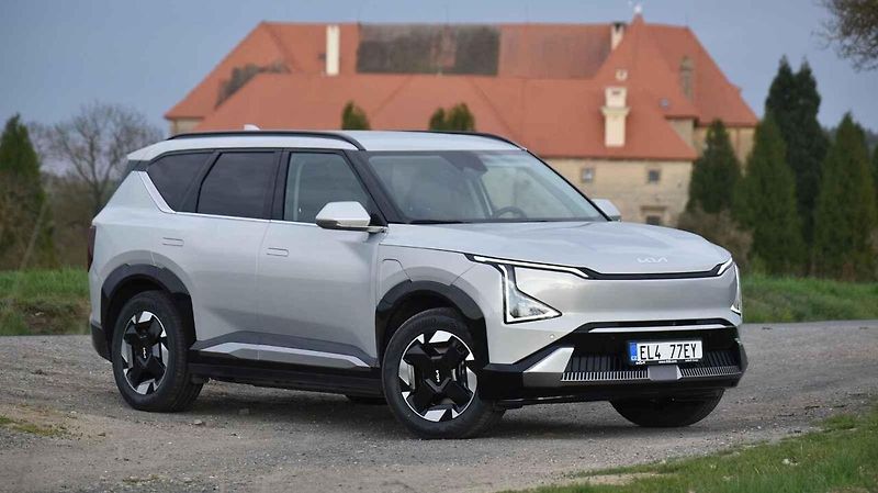 Kia EV5 je solidně velký rodinný elektromobil.
