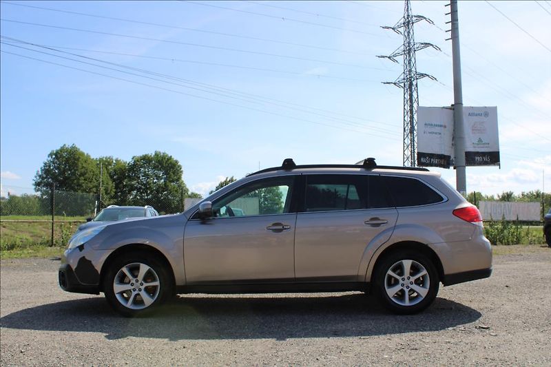 Subaru Outback 2,0 D  4 x 4, ČR, SERVISKA - fotka 8 z 29