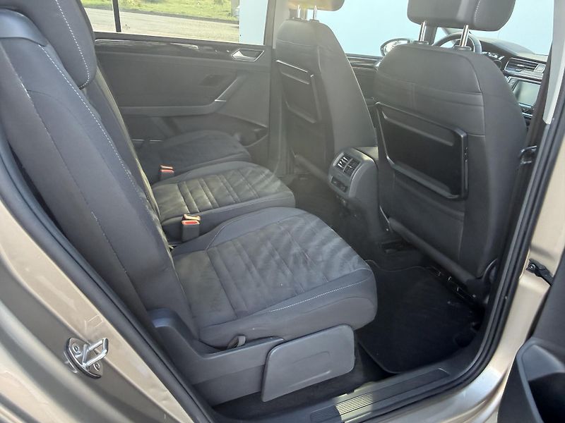 Volkswagen Touran (2017) 1.4 TSI 7 míst, ser.knížka - fotka 15 z 38
