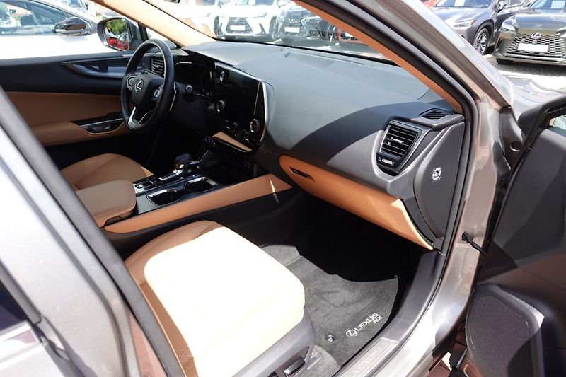 Lexus NX 350h NX350h Executive FWD - fotka 13 z 33
