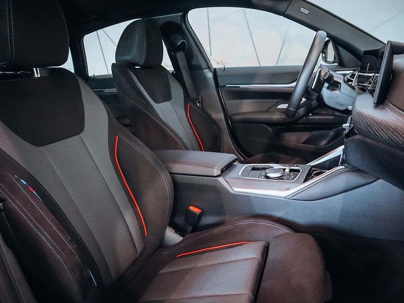 BMW Řada 4 430d xDrive Mpaket - fotka 27 z 32