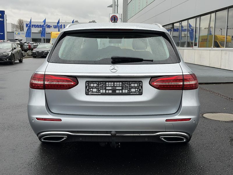 Mercedes-Benz Třídy E E 220 d T 9G-TRONIC Avantgarde - fotka 21 z 36
