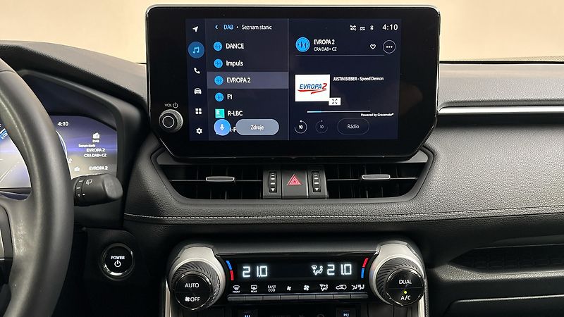 Toyota RAV4 2.5 Hybrid AUT 4x4 Comfort - fotka 11 z 28