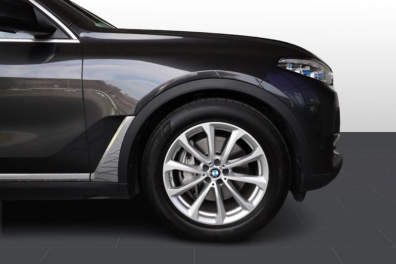 BMW X7 xDrive40i - fotka 7 z 32
