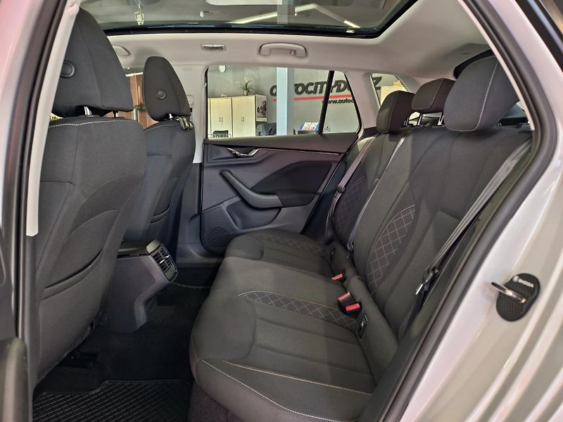 Škoda Kamiq 1.5 TSi 110kW KAMERA, PANORAMA - fotka 10 z 22