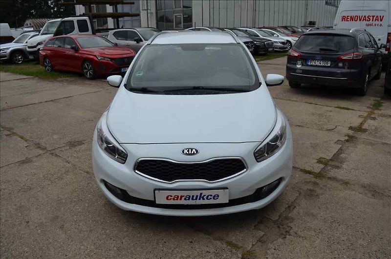 Kia Ceed (2015) COMBI 1,6 - fotka 2 z 19