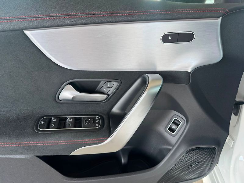 Mercedes-Benz CLA d Shooting Brake - fotka 13 z 21