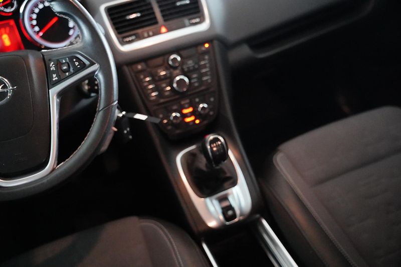 Opel Meriva - fotka 18 z 22