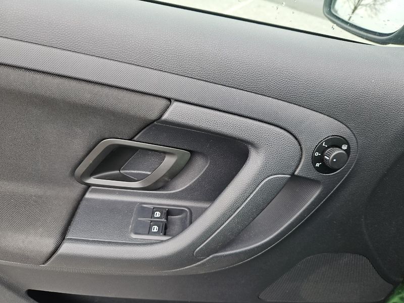 Škoda Fabia (2010) 1.6TDI 66KW, PĚKNÝ STAV, SPLÁT - fotka 16 z 30
