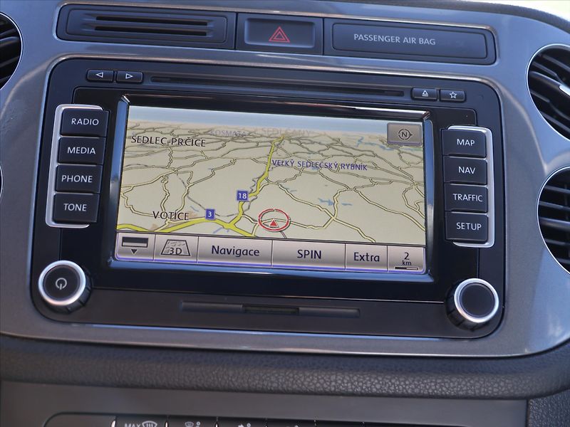 Volkswagen Tiguan 2,0 TSI DSG 4x4 Sport&Style - fotka 18 z 30