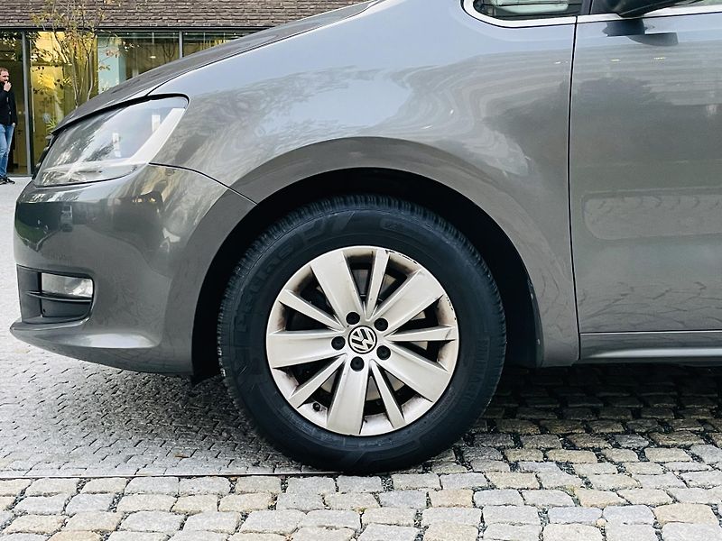 Volkswagen Sharan 2.0TDI MAN 7MÍST TAŽNÉ KAMERA - fotka 46 z 46