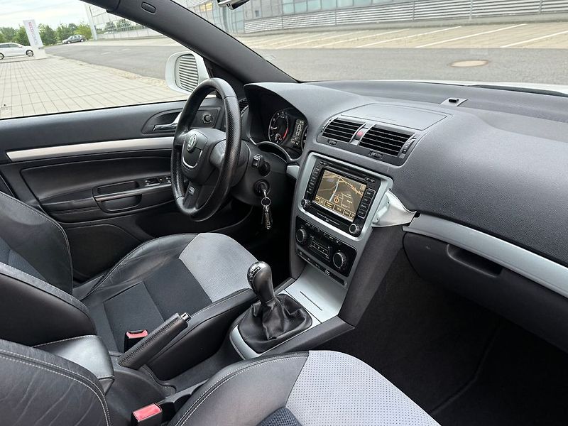 Škoda Octavia (2010) - fotka 28 z 46