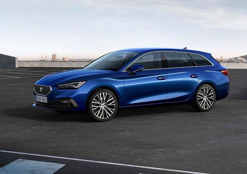 Nabídka vozů s pohonem plug-in hybrid začíná v kategorii nižší střední třída.
