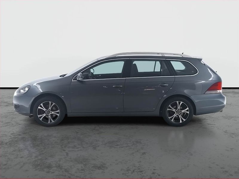 Volkswagen Golf (2010) 1.6 TDI, po STK, rezervace - fotka 3 z 19