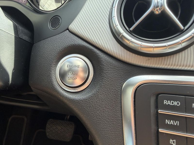 Mercedes-Benz CLA (2015) - fotka 25 z 31
