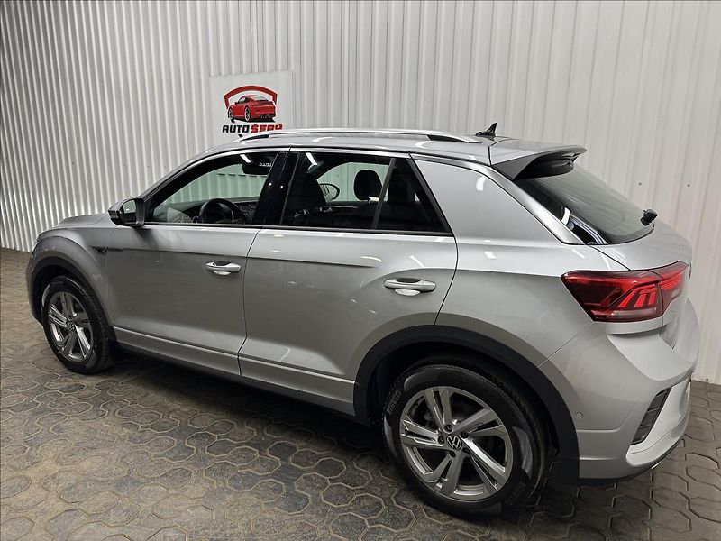 Volkswagen T-Roc R-LINE ACC NEZ-TOP 2XALU DPH - fotka 5 z 46
