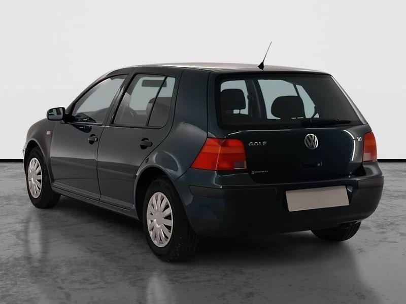 Volkswagen Golf (2000) 1.6 16V, Klima, pěkný stav - fotka 4 z 15