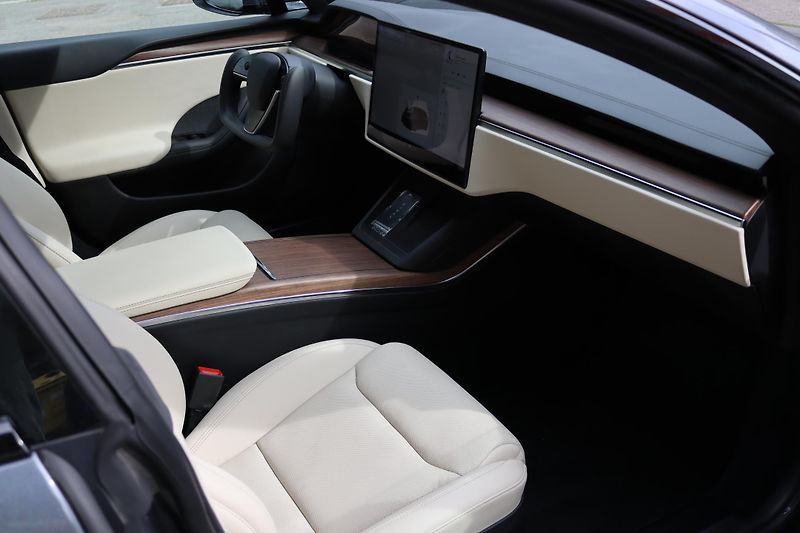 Tesla Model S LONG RANGE AWD 493kW - fotka 45 z 50