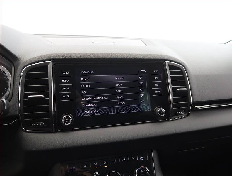 Škoda Karoq (2019) 2.0 TDI, 4X4, Automat - fotka 19 z 29