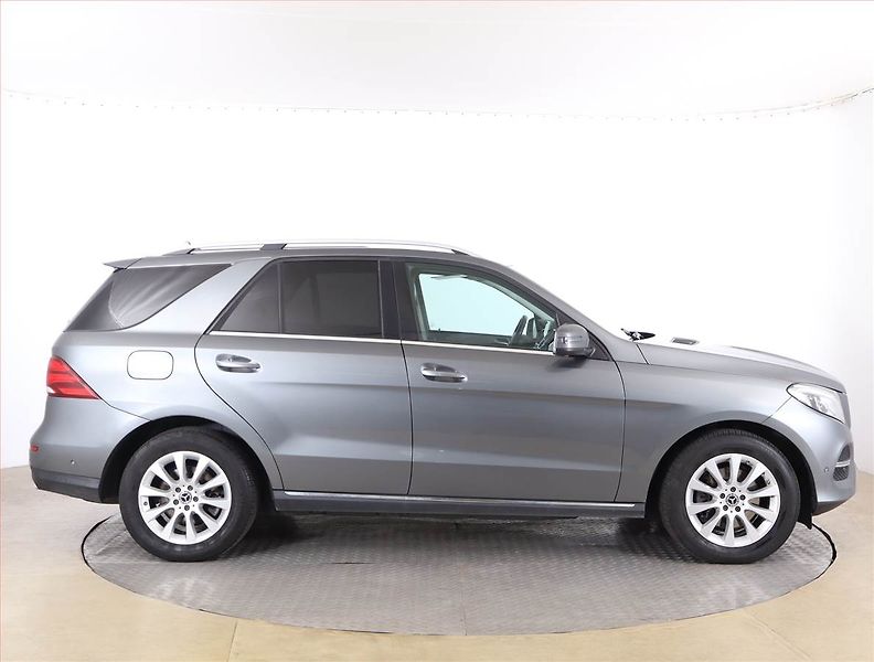 Mercedes-Benz GLE (2017) 350 d - fotka 6 z 20