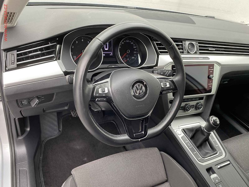 Volkswagen Passat (2017) 1.4 TSi, Comfortline, Webasto - fotka 13 z 17