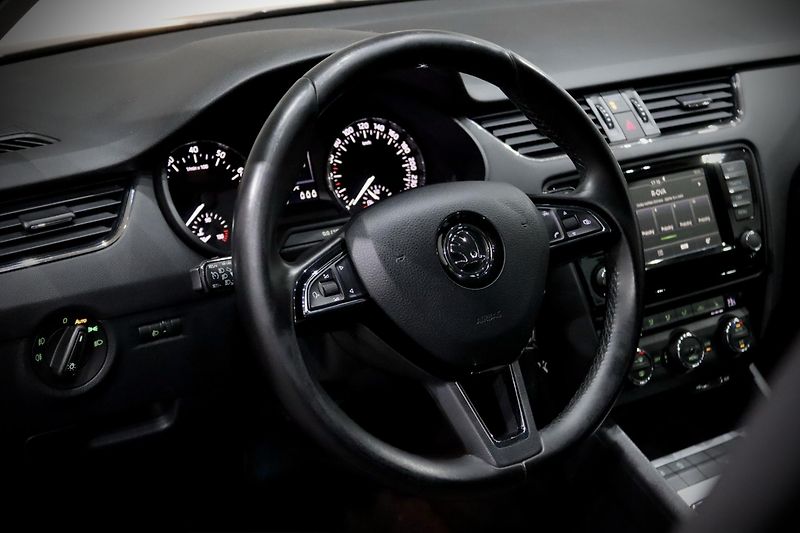 Škoda Octavia 3 Combi 1.4 TSI 110 kW - fotka 11 z 27