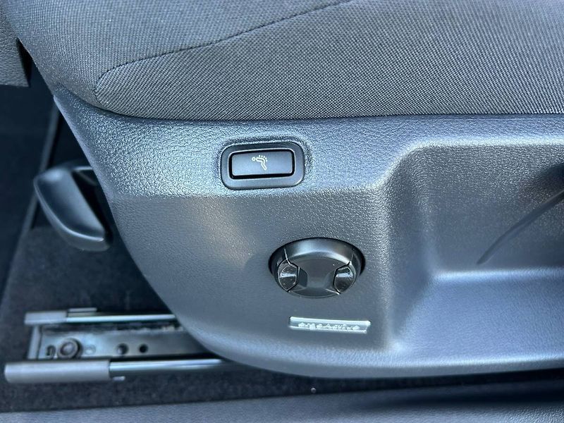 Volkswagen Touran (2023) 2.0 TDI 110kW DSG LED - fotka 12 z 35