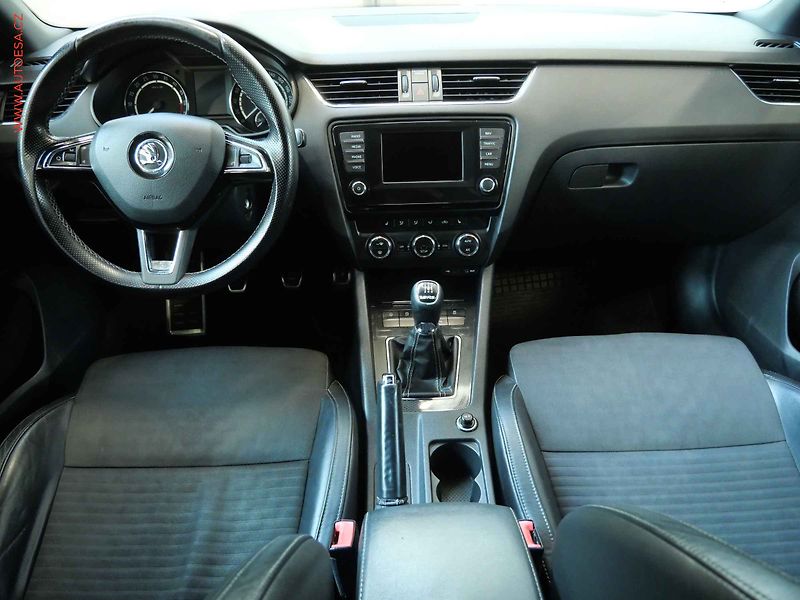 Škoda Octavia (2014) 2.0 TDi, RS, navi, park.asist - fotka 8 z 19