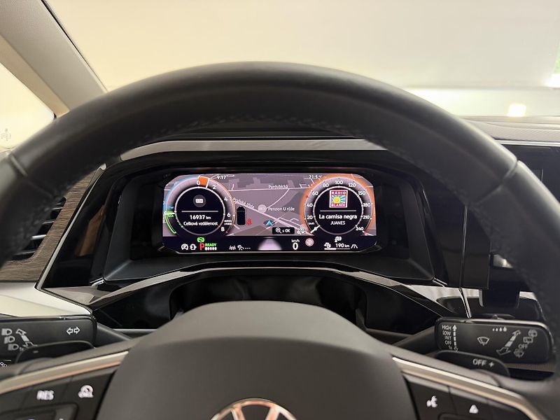 Volkswagen Multivan T7 eHybrid 4Motion Style TOP - fotka 37 z 47