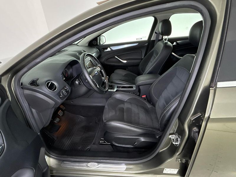 Ford Mondeo Titanium - fotka 7 z 28
