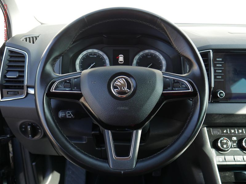 Škoda Karoq (2019) 1.6 TDi, Soleil, DSG, LED, - fotka 18 z 21