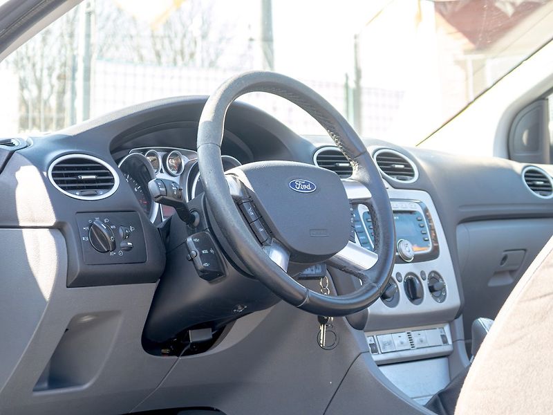 Ford Focus (2008) 1.6i 16V 74KW – KABRIO - fotka 11 z 41