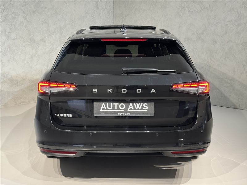 Škoda Superb 2,0 TDi  DSG Selection Assist - fotka 10 z 50