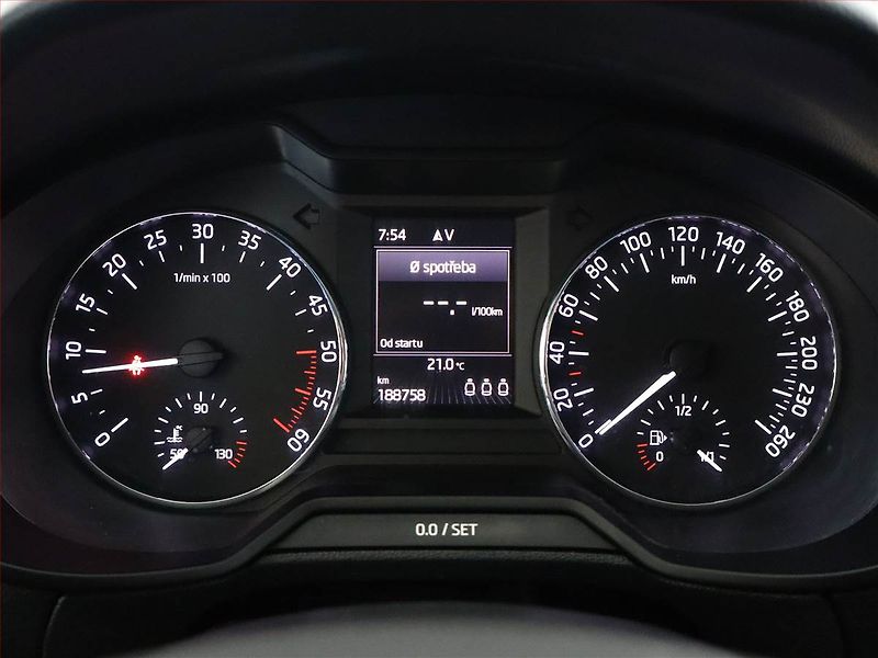 Škoda Octavia (2017) Style 1.6 TDI, Navi, Tempomat - fotka 9 z 17