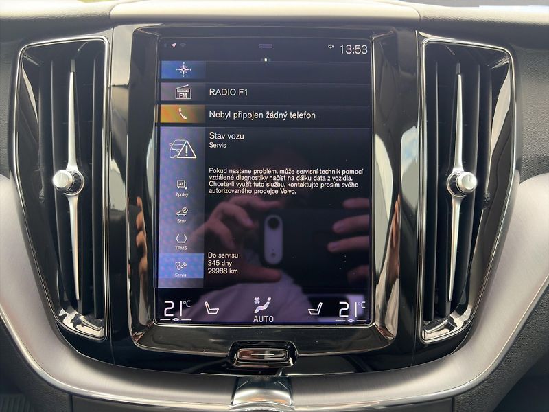 Volvo XC60 (2020) Momentum Pro B4 4x4 1.majitel - fotka 28 z 30