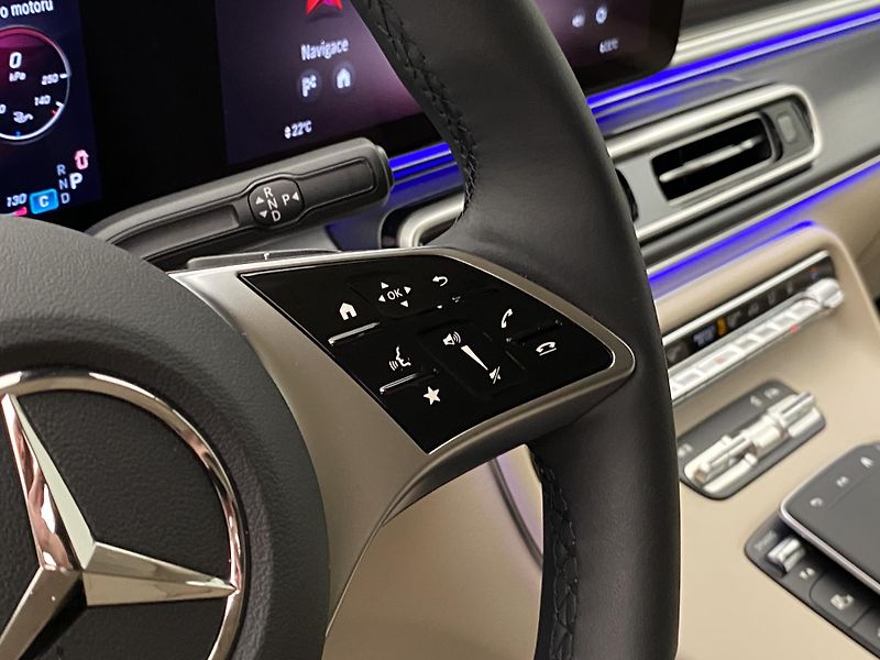 Mercedes-Benz Třídy V 300d AVANTGARDE 4MATIC AUT 7m - fotka 20 z 68