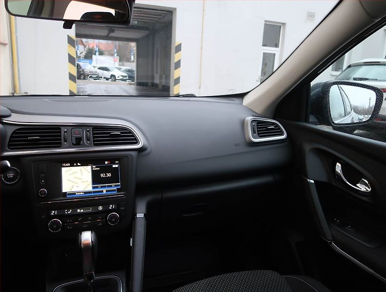 Renault Kadjar (2017) 1.2 TCe, Automat, ČR,1.maj - fotka 8 z 20