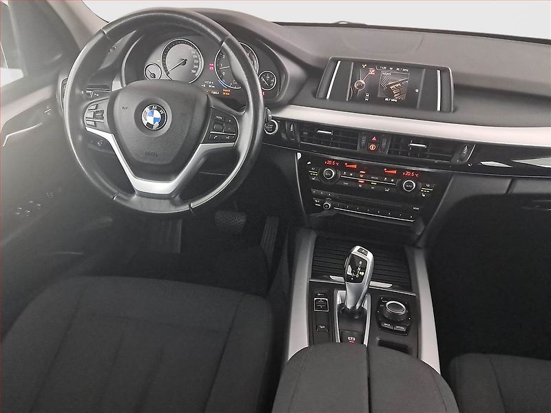 BMW X5 (2017) xLine xDrive35i - fotka 7 z 25