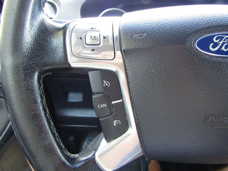 Ford Galaxy (2013) 1.6 TDCi  ZIMNÍ + LETNÍ PNEU - fotka 30 z 34