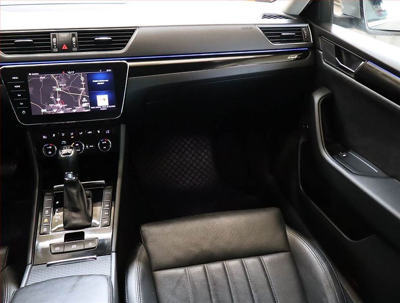 Škoda Superb (2018) Laurin&Klement 2.0 TDI, 4X4 - fotka 8 z 28