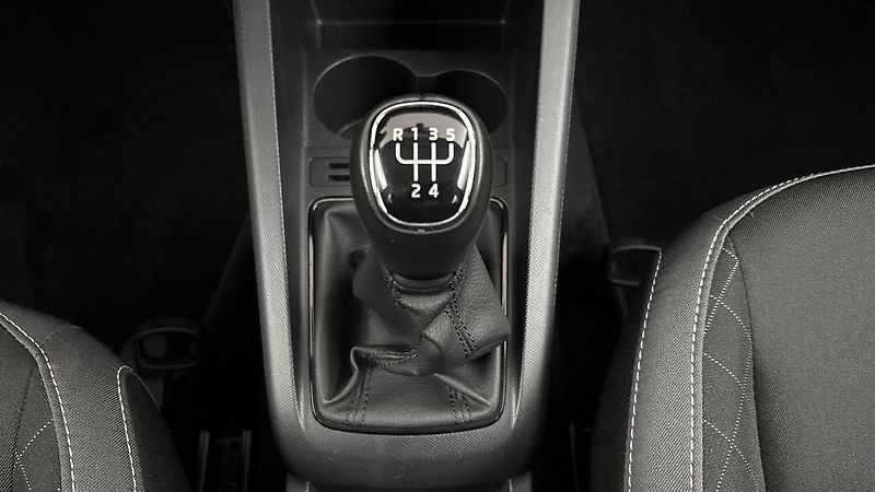 Škoda Fabia 1.0 TSI Ambition Combi - fotka 23 z 23