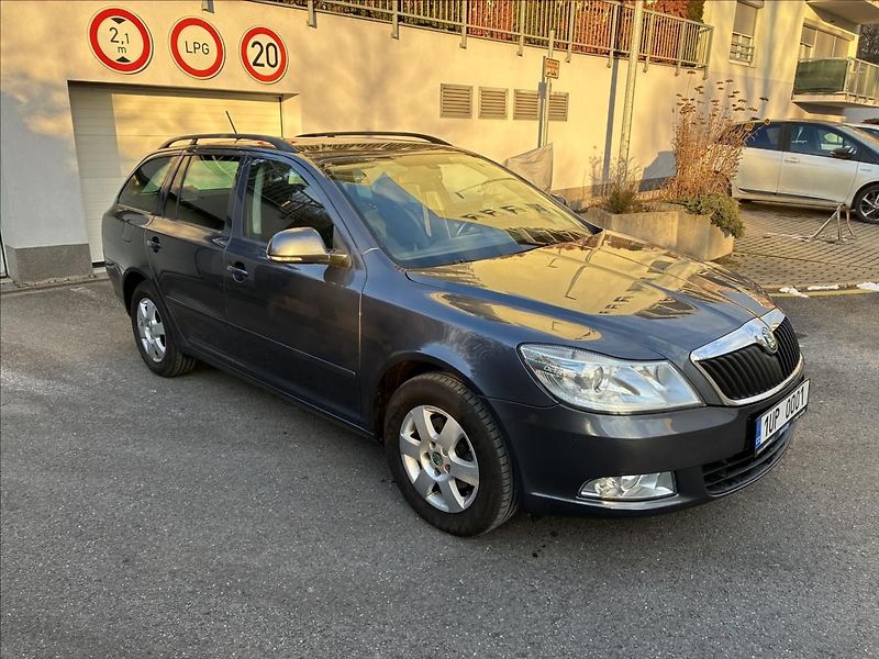 Škoda Octavia 1.6 TDi 4x4 77 kW - fotka 2 z 20