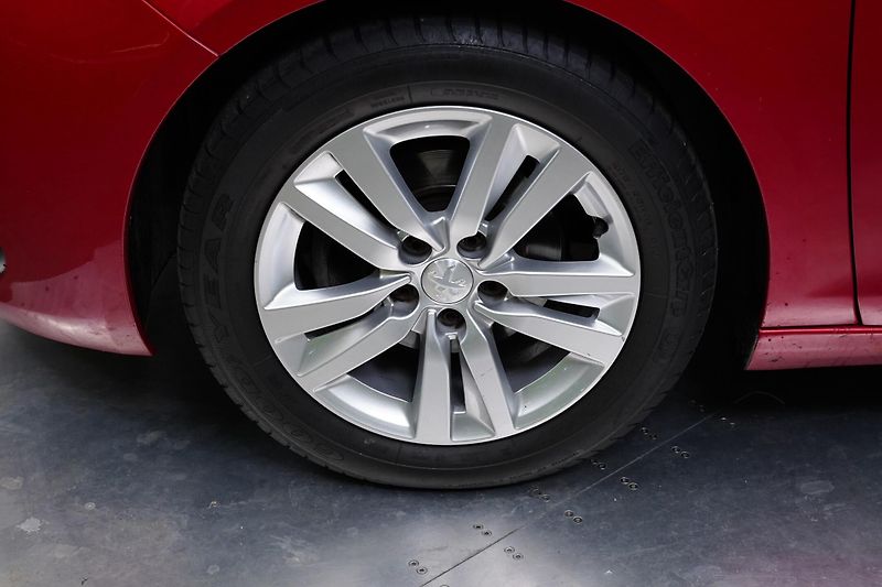 Peugeot 308 - fotka 10 z 28
