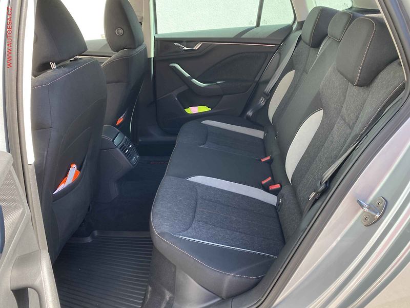 Škoda Kamiq (2023) 1.0 TSi, 1.maj,ČR, Style - fotka 10 z 20