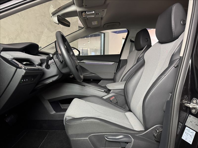 Škoda Enyaq 60 LED Matrix Kamera PDC - fotka 19 z 44