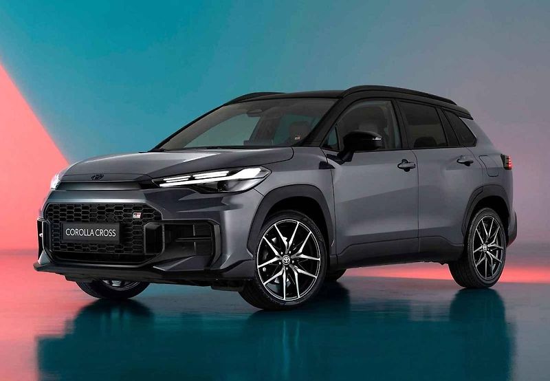 Nejbližší novinkou je vylepšená Toyota Corolla Cross.