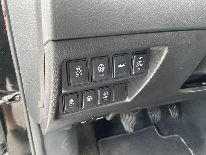 Nissan X-Trail (2019) 1.7 dCi 4x4, Tekna, LED - fotka 15 z 19