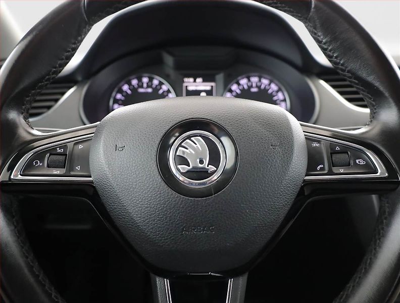 Škoda Octavia (2016) 1.6 TDI, Navi, Tempomat - fotka 8 z 18
