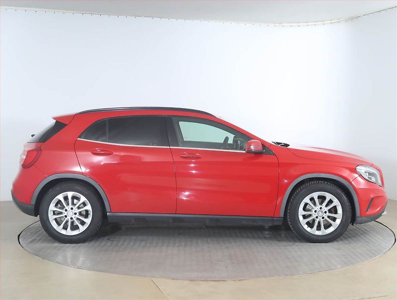 Mercedes-Benz GLA (2015) Progressive 180 CDI - fotka 6 z 18